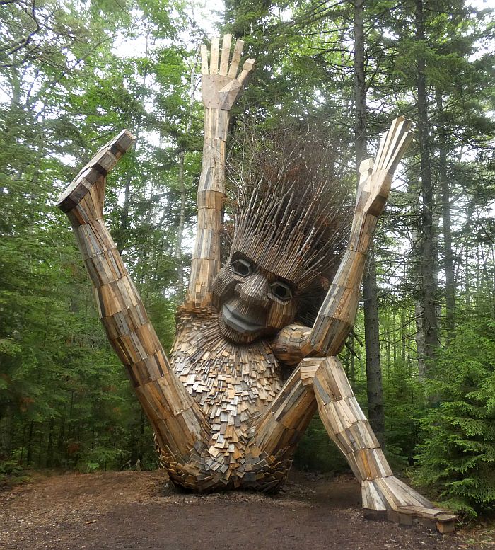Hidden in the Botannical Gardens' woods, you'll find Søren.